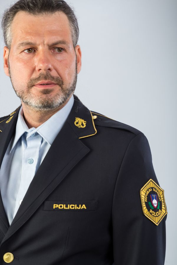  Policijska oblačila 